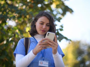 Short text messaging service